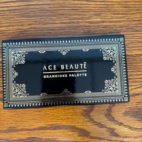 ACE BEAUTE GRANDIOSE PALETTE EYE MAKEUP - Picture 2 of 3